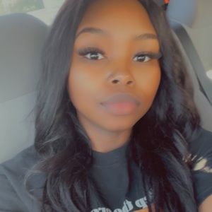 Meet your Posher, Briana